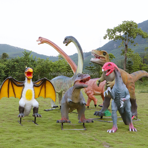 Decoración de Jardín al Aire Libre, Estatuas de Dinosaurios Grandes para Jardín, Modelos de Triceratops de Fibra de Vidrio Hechos a Mano, Tamaño Real, Resistentes al Agua, Pintados a Mano - Product Image 3