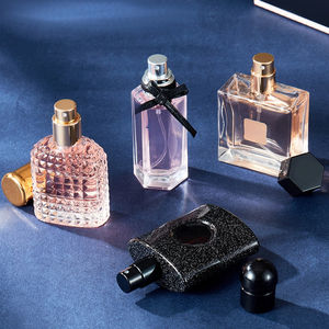 Caja <span class=keywords><strong>de</strong></span> Regalo <span class=keywords><strong>de</strong></span> Perfume para <span class=keywords><strong>Mujer</strong></span>, Set <span class=keywords><strong>de</strong></span> Cuatro Piezas, Fragancia Ligera y Duradera, <span class=keywords><strong>Aroma</strong></span> a <span class=keywords><strong>Café</strong></span> Negro, Estilo Moderno y Lujoso - Product Image 2