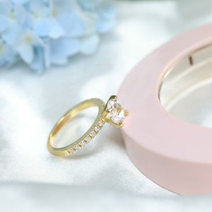 OAHLAN Set di Anelli Nuziali Romantici da Donna Placcati in Oro Fine <span class=keywords><strong>14K</strong></span> in Argento Sterling 925 con Zirconia Cubica da 1,25 CT a Taglio Brillante - Product Image 2