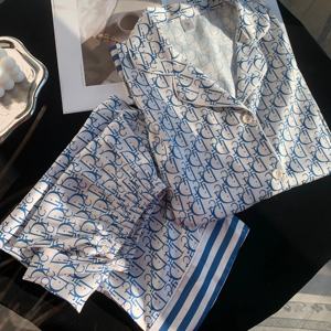 Ensemble de vêtements de nuit en satin de soie de haute qualité pour femmes à manches courtes - Product Image 3