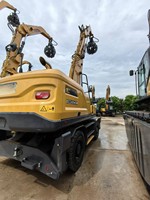 Excavadora de Ruedas con Brazo Extendido de 24 Toneladas, con Martillo Hidráulico y Manipulador de Materiales de 0.6m³, Modelo XE240WM