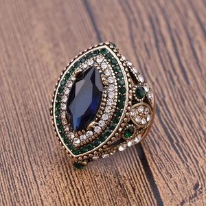 Bagues en laiton plaqué or, style bohème vintage, luxe léger, ornées de cristaux et de strass exagérés, multicolores, pour femmes, vente en gros - Product Image 5