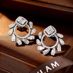 Pendientes de Aro de Plata S925 Dylam Trendy con Forma de Sol Divergente y Diamantes Pavé Baguette de Circonita Cúbica AAAAA - Product Image 5