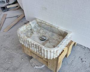 Lavabo de Mármol Calacatta Gold Acanalado de Lujo, Hecho a Mano, Encimera de Piedra Natural, Duradero y Pulido para Baño - Product Image 5