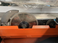 Machine à scier à panneaux de bois à table coulissante CNC avec commande PLC à écran tactile