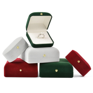 Productos de gran venta en el mercado: Caja de joyería de terciopelo con perlas y hebilla dorada, venta al por mayor de cajas de joyería - Product Image 1