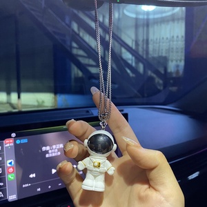Décoration automatique Pendentif de <span class=keywords><strong>voiture</strong></span> Intérieur Super mignon Astronaute Rétroviseur Suspendu Charmes Ornement Résine Pendentif de <span class=keywords><strong>voiture</strong></span> - Product Image 6