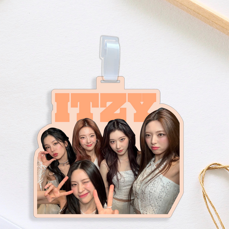 Set Portachiavi Acrilico Kpop 10cm – Stray Kids, ITZY, IVE, NCT, TWICE, (G)I-DLE – Carino Per Zaino