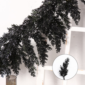 Guirlande d'Halloween noire Zongwang avec lumières violettes pour décoration de cheminée, 1,8 m, aiguilles de pin artificielles, style algues marines - Product Image 3