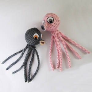 Dayanıklı çevre dostu örümcek şekilli çiğnemek köpekler için peluş oyuncak Polyester plastik malzeme komik yenilik Pet oyuncak doğrudan fabrika fiyat - Product Image 5