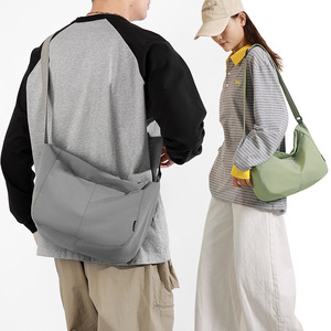 Sac à bandoulière en nylon uni personnalisé avec logo, décontracté, unisexe, sacs à main simples pour femmes, grand sac de shopping portable - Product Image 5