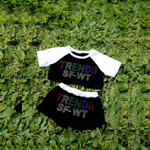 ชุดเซ็ตเสื้อครอปแขนยาวสีดำขาว 2 ชิ้นสำหรับผู้หญิง Trendii ผ้าฝ้าย 100% ระบายอากาศได้ดี ความยาวเหนือเข่า เหมาะสำหรับฤดูใบไม้ผลิและฤดูร้อน สไตล์ลำลอง - Product Image 1