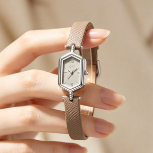 Reloj de cuarzo para mujer con cadena en forma de corazón, esfera de mariposa, reloj de pulsera vintage a la moda para mujer - Product Image 1
