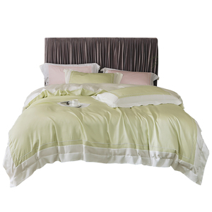 Set di Biancheria da Letto Estivo Anni '60, Copripiumino, Lenzuola, Copriletto, Set Lussuoso - Product Image 1