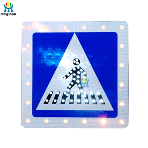 لافتة للمشاة تعمل بالطاقة الشمسية ذات وجهين |   تنبيه LED |   علامات أمان للطرق مقاومة للماء لممرات المشاة - Product Image 1