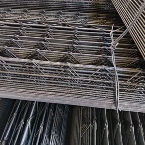 Poutres en acier à prix d'usine à vendre, utilisées pour les poutres de plancher, les murs, le renforcement du béton dans les bâtiments à structure métallique - Product Image 3