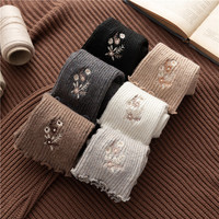 KANGYI Femmes Haute Qualité Confortable Fleur Broderie Chaussettes Laine Coton Dames Chaussettes Crew