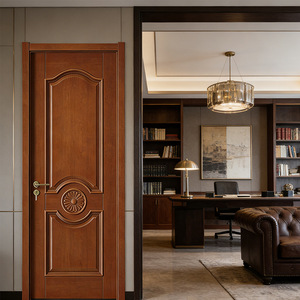 Puerta Interior Tradicional de Madera Maciza con Diseño Tallado para Oficina en Casa - Product Image 1