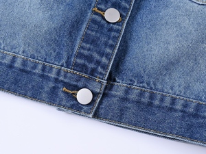 Jaket Denim Wanita Model Crop Distressed Acid Wash dengan Saku Berumbai, Kancing Depan Tunggal, Gaya Y2K Streetwear - Product Image 6