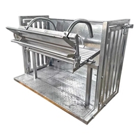 Cage de retournement robuste pour ovins avec attrape-bétail pour une manipulation efficace des chèvres et des moutons, équipement doté d'un dispositif de compression