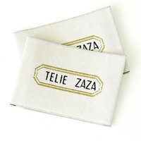 Étiquettes en tissu uni blanc à pli central minimum bas Étiquettes damassées tissées recyclées avec logo de marque personnalisé pour polos