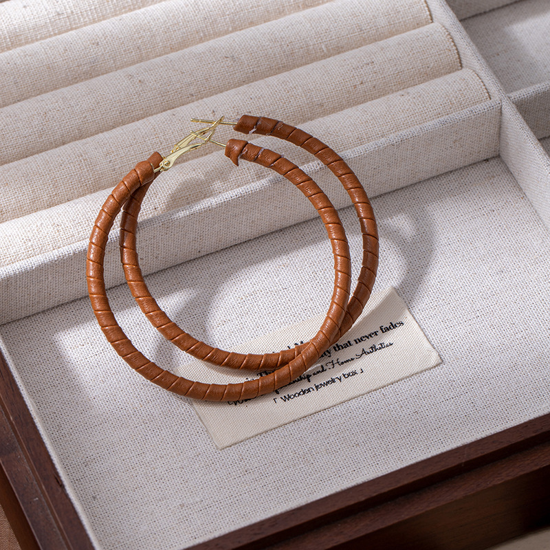 S2744-2 orange brown ear ring