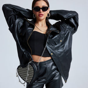 Sac à main tendance style punk à double face clouté en forme de cœur, sac bandoulière sexy pour fille avec chaîne en forme de cœur - Product Image 4