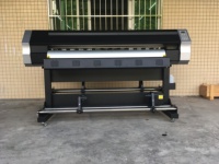 Imprimante jet d'encre grand format industrielle 1,6 m pour l'impression de bannières extérieures, autocollants en vinyle, papiers peints et toiles – Idéale pour les entreprises