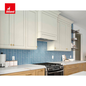 Gabinete de Cocina Alland con Puerta Estilo Shaker en Acabado Glaseado Color Ember <span class=keywords><strong>y</strong></span> Teñido Color Maple Rye, con Encimera de Piedra de Dos Niveles - Product Image 5