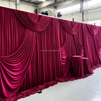 Tissu de draperie pour toile de fond de mariage bordeaux sur mesure, rideau de scène pour décoration d'événements de luxe, cérémonies et fêtes