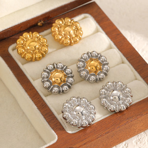 Pendientes de Acero Inoxidable con Cuentas Redondas Doradas, Pendientes de Oro de 18k, Resistentes al Deslustre y al Agua, Pendientes de Botón para Mujer - Product Image 1