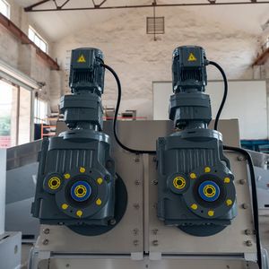 Yığılmış Spiral otomatik çamur kurutma makinesi Spiral ekipman sıvı-katı ayırma çamur kurutma makinesi - Product Image 5