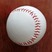 [Vente directe usine] Balle de baseball rigide de 9 pouces avec noyau en liège, balle d'entraînement sécurisée pour enfants, softball et baseball