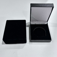 Petite boîte à bijoux en plastique floqué pour boucles d'oreilles, bagues, pièces de monnaie, épingles de revers et broches