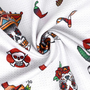 Serviette de golf personnalisée en microfibre polyester blanche avec logo, motif têtes de mort amusantes et crochet – Meilleure vente - Product Image 5