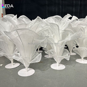 Centro de Mesa LEDA Personalizado Hecho a Mano con Flor Gigante de Organza Blanca, Flores Artificiales Gigantes para Decoración de Eventos y Bodas - Product Image 2