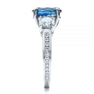 Anello di Moda con Pietra Blu, Design Minimalista ed Elegante, Gioiello da Donna per Uso Quotidiano, Anello Statement - Product Image 3