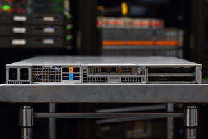 Notre station de travail à rack 1U la plus puissante HPe ZCentral 4R station de travail W-2223 T400 GPU - Product Image 3