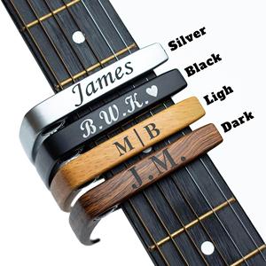 Capo de guitare en métal personnalisable en alliage de zinc n'est pas facile à casser - Product Image 2