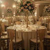 Ensemble de chaises et de tables empilables modernes en acier inoxydable blanc et or pour banquets de mariage royaux, hôtels et événements commerciaux