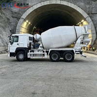 Camion malaxeur à béton lourd mobile SINOTRUK 6X4 à chargement automatique, moteur diesel Weichai 273KW, pour la construction de tunnels et d'aéroports