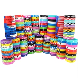 Bracelet en silicone avec motif drapeau du monde, cadeau promotionnel pour les fans de sport - Product Image 3