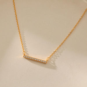 Kalung minimalis dengan desain lurus panjang dan kalung perhiasan mode wanita bertatahkan berlian berlapis emas 18K - Product Image 1