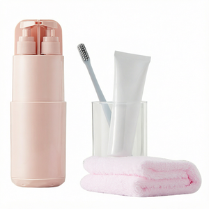 Juego de Viaje Profesional de Lujo 7 en 1 Ecológico con Cepillo de Dientes, Vaso, Espejo Integrado, Peine y Botellas de Loción para Negocios - Product Image 1