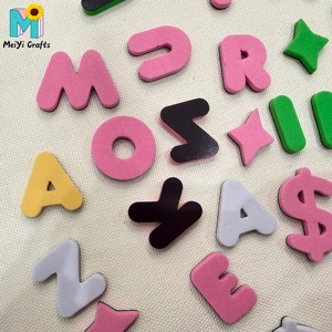 Aimants de réfrigérateur en EVA avec lettres <span class=keywords><strong>et</strong></span> chiffres <span class=keywords><strong>anglais</strong></span> de couleur personnalisée, autocollants magnétiques éducatifs, jouet éducatif pour l'apprentissage précoce des enfants - Product Image 1