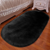 Tapis en peluche blanc tapis de chevet de chambre à coucher plein de décoration de fenêtre d'exposition semblable à de la laine de coussin de table basse de salon