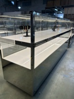 Nouveau kiosque de bijoux en acier inoxydable moderne personnalisé placage miroir design montre vitrine de bijoux en verre kiosque de vitrine
