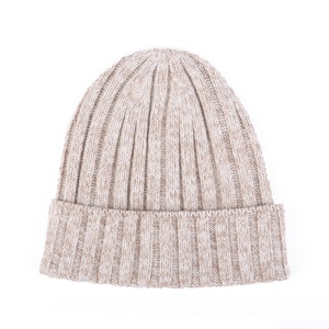 Gorro de Punto Clásico para Otoño e Invierno, Cálido, con Puño, Diseño Clásico, de Alta Calidad para Clima Frío - Product Image 2