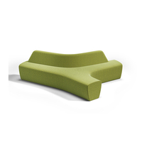 Ensemble modulaire sectionnel en tissu durable et moderne avec éponge haute densité et structure en bois massif pour sièges publics, halls d'attente et espaces collaboratifs