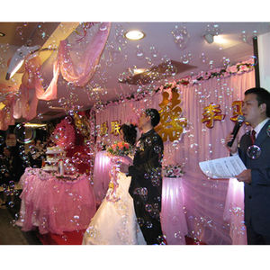 Máquina de Burbujas Automática de 300W con Ruedas Dobles para Fiestas Infantiles y Conciertos - Product Image 5